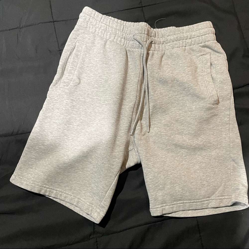 H&M gray shorts